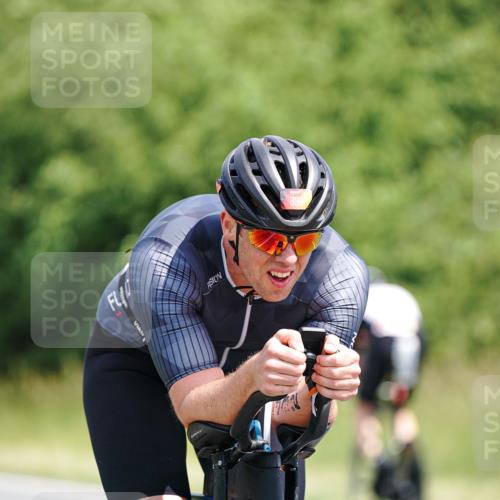 21.06.2026 - Viking Triathlon Michael Burmester http://msf.ph/oto/9865278 21.06.2026 11:54:35 Radfahren 2, 19, 114, 234, 243, 264, 265, 392, 399, 417, 447, 530, 627, 662 meine-sportfotos.de