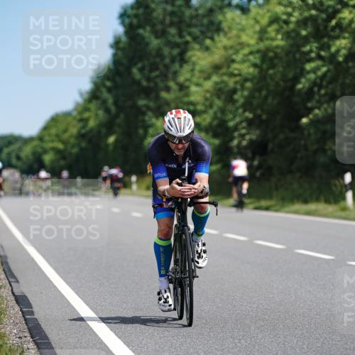 21.06.2026 - Viking Triathlon Michael Burmester http://msf.ph/oto/9865327 21.06.2026 11:56:18 Radfahren 18, 131, 133, 321, 334, 341, 405, 432, 436, 436, 470, 487, 506, 533, 533 meine-sportfotos.de