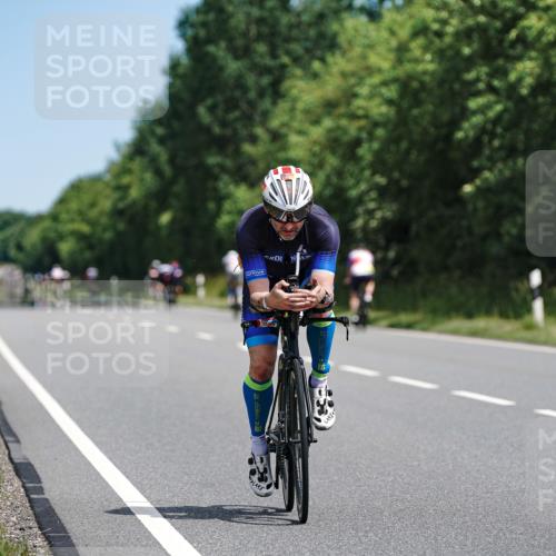 21.06.2026 - Viking Triathlon Michael Burmester http://msf.ph/oto/9865330 21.06.2026 11:56:18 Radfahren 18, 131, 133, 321, 334, 341, 405, 432, 436, 436, 470, 487, 506, 533, 533 meine-sportfotos.de
