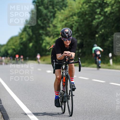 21.06.2026 - Viking Triathlon Michael Burmester http://msf.ph/oto/9865397 21.06.2026 11:57:16 Radfahren 25, 134, 137, 158, 190, 225, 253, 344, 369, 388, 449, 469, 547, 575, 630, 630 meine-sportfotos.de