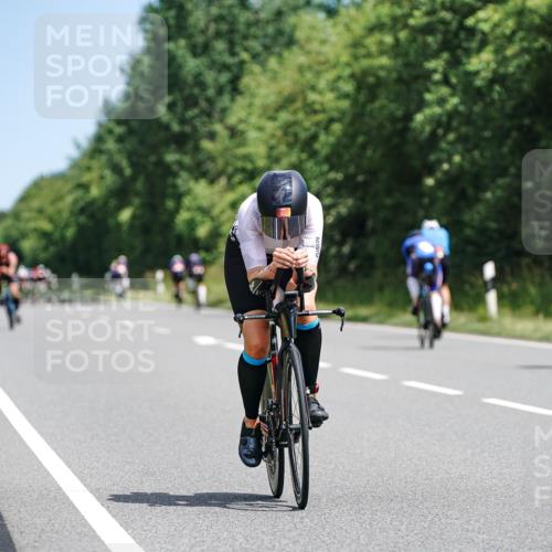 21.06.2026 - Viking Triathlon Michael Burmester http://msf.ph/oto/9865424 21.06.2026 11:58:02 Radfahren 54, 192, 275, 352, 430, 453, 523, 605, 667 meine-sportfotos.de