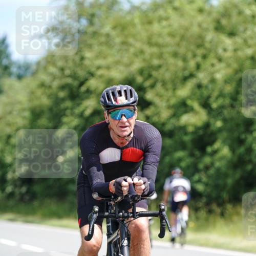21.06.2026 - Viking Triathlon Michael Burmester http://msf.ph/oto/9865491 21.06.2026 11:58:46 Radfahren 31, 36, 105, 139, 164, 208, 230, 230, 278, 310, 330, 353, 358, 362, 371, 375, 551, 563, 635, 635 meine-sportfotos.de