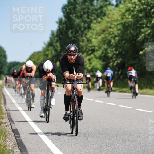21.06.2026 - Viking Triathlon Michael Burmester http://msf.ph/oto/9865543 21.06.2026 11:59:15 Radfahren 47, 91, 242, 276, 306, 311, 313, 379, 421, 441, 444, 444, 510, 524, 531, 536, 537, 638, 638 meine-sportfotos.de