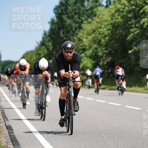 21.06.2026 - Viking Triathlon Michael Burmester http://msf.ph/oto/9865547 21.06.2026 11:59:15 Radfahren 47, 91, 242, 276, 306, 311, 313, 379, 421, 441, 444, 444, 510, 524, 531, 536, 537, 638, 638 meine-sportfotos.de