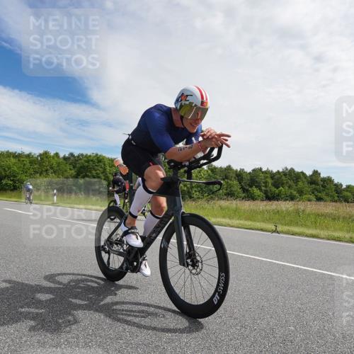 21.06.2026 - Viking Triathlon Michael Burmester http://msf.ph/oto/9865563 21.06.2026 11:12:15 Radfahren 29, 105, 208, 209, 218, 273, 326, 354, 359, 369, 563, 610 meine-sportfotos.de