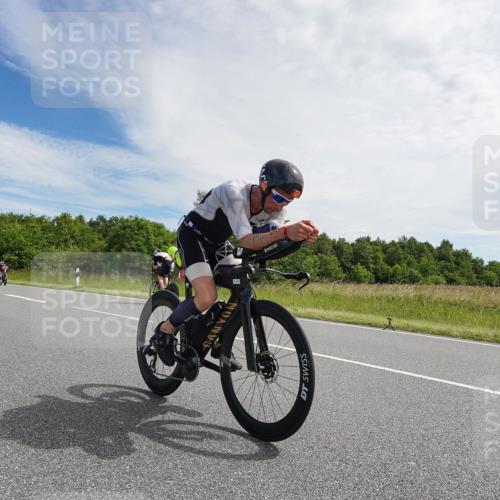 21.06.2026 - Viking Triathlon Michael Burmester http://msf.ph/oto/9865567 21.06.2026 11:12:22 Radfahren 37, 208, 209, 218, 273, 359, 563, 610, 654 meine-sportfotos.de