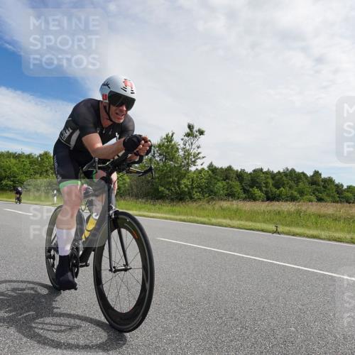 21.06.2026 - Viking Triathlon Michael Burmester http://msf.ph/oto/9865570 21.06.2026 11:12:25 Radfahren 37, 208, 209, 273, 359, 563, 610, 654 meine-sportfotos.de