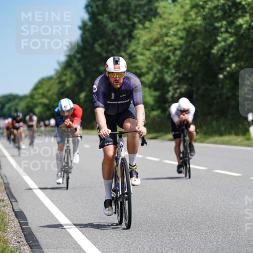 21.06.2026 - Viking Triathlon Michael Burmester http://msf.ph/oto/9865678 21.06.2026 12:00:33 Radfahren 42, 200, 285, 332, 404, 543, 554, 568, 604, 617, 623, 639, 639 meine-sportfotos.de