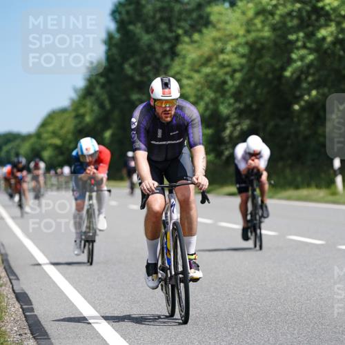 21.06.2026 - Viking Triathlon Michael Burmester http://msf.ph/oto/9865684 21.06.2026 12:00:34 Radfahren 42, 200, 285, 332, 404, 543, 554, 568, 604, 617, 623, 639, 639 meine-sportfotos.de