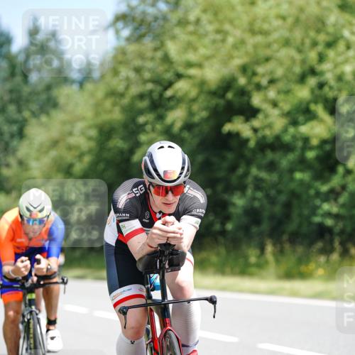 21.06.2026 - Viking Triathlon Michael Burmester http://msf.ph/oto/9865724 21.06.2026 12:00:41 Radfahren 42, 170, 200, 260, 285, 317, 332, 366, 404, 554, 554, 568, 604, 617, 623, 639 meine-sportfotos.de