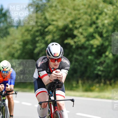 21.06.2026 - Viking Triathlon Michael Burmester http://msf.ph/oto/9865730 21.06.2026 12:00:41 Radfahren 42, 170, 200, 260, 285, 317, 332, 366, 404, 554, 554, 568, 604, 617, 623, 639 meine-sportfotos.de