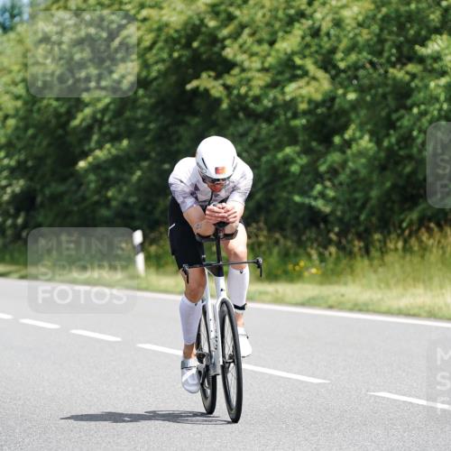 21.06.2026 - Viking Triathlon Michael Burmester http://msf.ph/oto/9865746 21.06.2026 12:01:04 Radfahren 30, 43, 82, 155, 170, 260, 260, 317, 323, 343, 366, 390, 391, 472, 548, 554, 555 meine-sportfotos.de