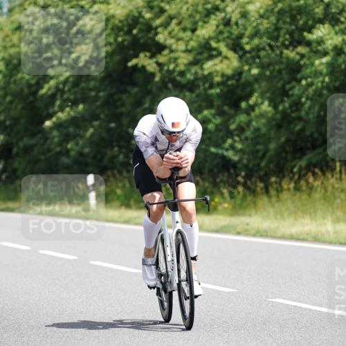 21.06.2026 - Viking Triathlon Michael Burmester http://msf.ph/oto/9865750 21.06.2026 12:01:05 Radfahren 30, 43, 82, 155, 170, 260, 260, 317, 323, 343, 366, 390, 391, 472, 548, 554, 555, 646 meine-sportfotos.de