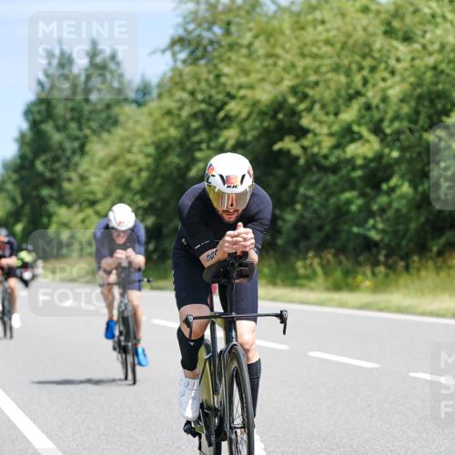 21.06.2026 - Viking Triathlon Michael Burmester http://msf.ph/oto/9865755 21.06.2026 12:01:06 Radfahren 30, 43, 82, 155, 170, 260, 260, 317, 323, 343, 366, 390, 391, 472, 548, 554, 555, 646 meine-sportfotos.de