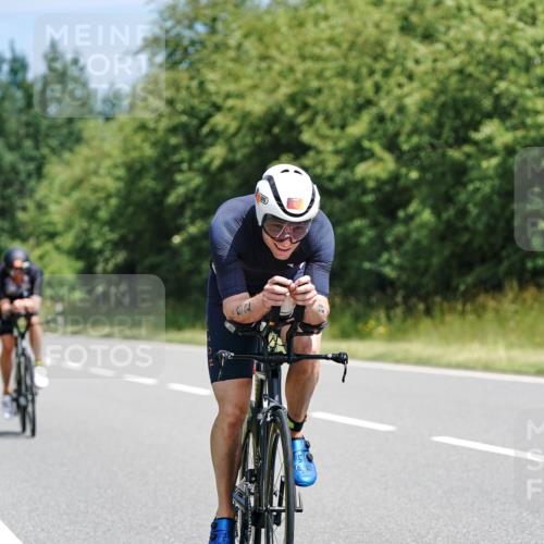 21.06.2026 - Viking Triathlon Michael Burmester http://msf.ph/oto/9865770 21.06.2026 12:01:07 Radfahren 30, 43, 82, 155, 170, 260, 260, 317, 323, 343, 366, 390, 391, 472, 548, 554, 555, 646 meine-sportfotos.de