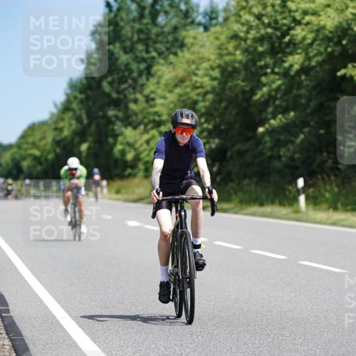 21.06.2026 - Viking Triathlon Michael Burmester http://msf.ph/oto/9865808 21.06.2026 12:01:21 Radfahren 13, 171, 390, 472, 540, 548, 555, 646 meine-sportfotos.de