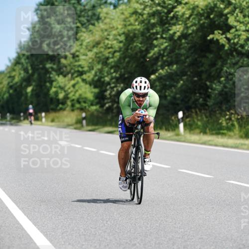 21.06.2026 - Viking Triathlon Michael Burmester http://msf.ph/oto/9865815 21.06.2026 12:01:23 Radfahren 13, 171, 196, 390, 472, 540, 555, 646, 648 meine-sportfotos.de