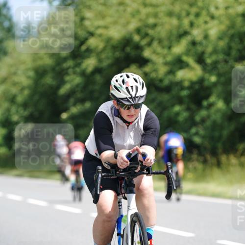 21.06.2026 - Viking Triathlon Michael Burmester http://msf.ph/oto/9865865 21.06.2026 12:01:43 Radfahren 13, 124, 171, 196, 206, 322, 540, 648 meine-sportfotos.de