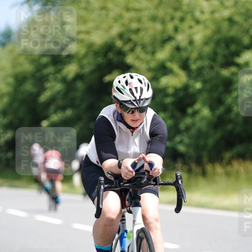 21.06.2026 - Viking Triathlon Michael Burmester http://msf.ph/oto/9865870 21.06.2026 12:01:43 Radfahren 13, 124, 171, 196, 206, 322, 540, 648 meine-sportfotos.de