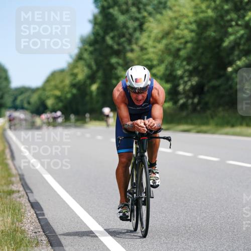 21.06.2026 - Viking Triathlon Michael Burmester http://msf.ph/oto/9865881 21.06.2026 12:02:11 Radfahren 8, 51, 249, 314, 372, 374, 509, 549 meine-sportfotos.de