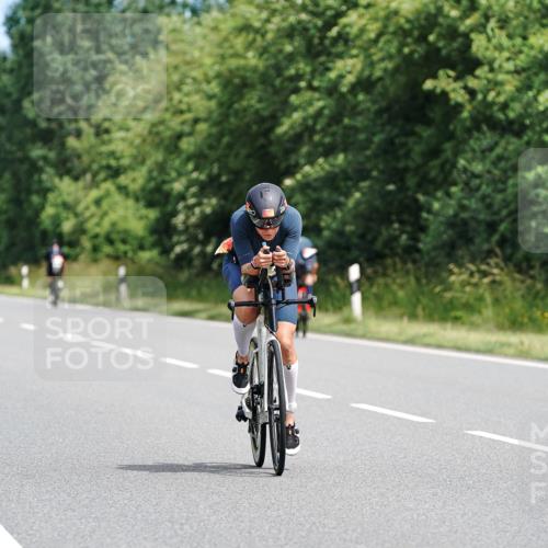 21.06.2026 - Viking Triathlon Michael Burmester http://msf.ph/oto/9865930 21.06.2026 12:02:44 Radfahren 17, 46, 57, 100, 119, 127, 144, 169, 280, 395, 425, 445, 527, 561, 644, 658, 661 meine-sportfotos.de