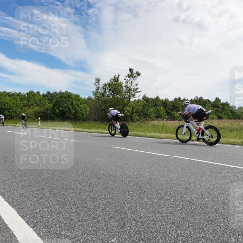 21.06.2026 - Viking Triathlon Michael Burmester http://msf.ph/oto/9865943 21.06.2026 11:21:04 Radfahren 7, 7, 25, 283, 307, 342, 374, 433, 517, 547, 575, 606, 667 meine-sportfotos.de