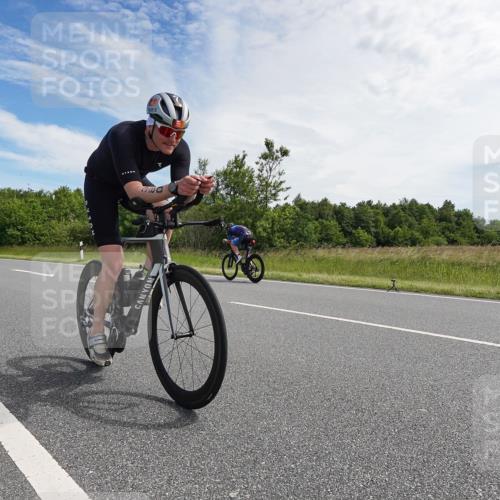 21.06.2026 - Viking Triathlon Michael Burmester http://msf.ph/oto/9865955 21.06.2026 11:21:20 Radfahren 43, 76, 82, 285, 365, 380, 427, 433, 433, 575 meine-sportfotos.de