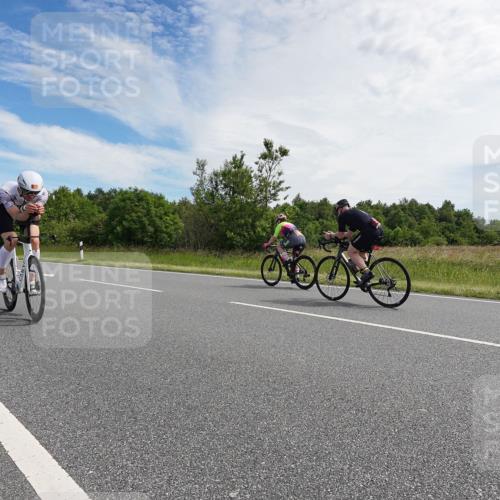 21.06.2026 - Viking Triathlon Michael Burmester http://msf.ph/oto/9865965 21.06.2026 11:21:31 Radfahren 24, 40, 43, 51, 76, 76, 82, 171, 203, 285, 298, 328, 365, 427, 433, 648 meine-sportfotos.de