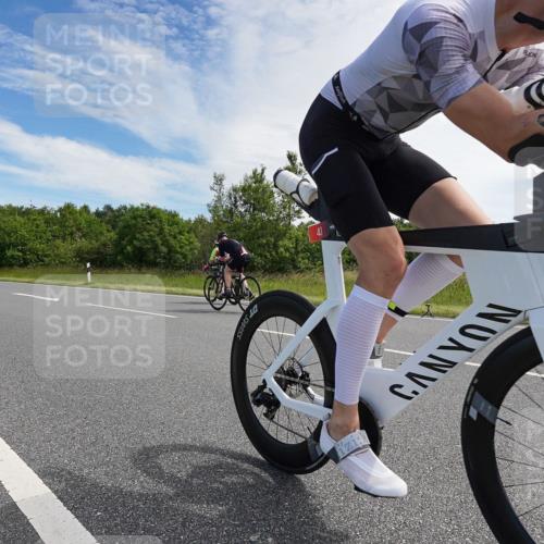 21.06.2026 - Viking Triathlon Michael Burmester http://msf.ph/oto/9865969 21.06.2026 11:21:31 Radfahren 24, 40, 43, 51, 76, 76, 82, 171, 203, 285, 298, 328, 365, 427, 433, 648 meine-sportfotos.de
