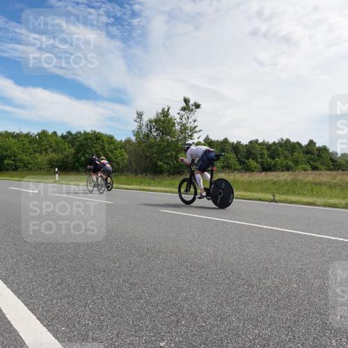 21.06.2026 - Viking Triathlon Michael Burmester http://msf.ph/oto/9865971 21.06.2026 11:21:32 Radfahren 24, 40, 43, 51, 76, 76, 82, 171, 203, 285, 298, 328, 365, 427, 433, 648 meine-sportfotos.de