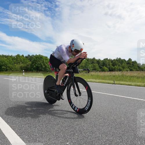 21.06.2026 - Viking Triathlon Michael Burmester http://msf.ph/oto/9865986 21.06.2026 11:21:36 Radfahren 24, 40, 43, 51, 76, 76, 82, 171, 203, 285, 298, 328, 427, 640, 648 meine-sportfotos.de
