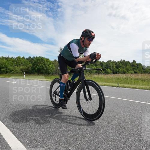 21.06.2026 - Viking Triathlon Michael Burmester http://msf.ph/oto/9865990 21.06.2026 11:21:40 Radfahren 24, 40, 51, 76, 171, 203, 285, 298, 328, 640, 648 meine-sportfotos.de