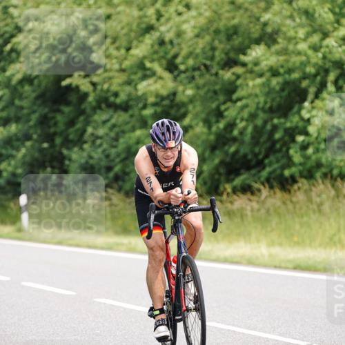 21.06.2026 - Viking Triathlon Michael Burmester http://msf.ph/oto/9866001 21.06.2026 12:03:16 Radfahren 65, 74, 102, 103, 161, 176, 238, 247, 270, 270, 271, 271, 426, 565, 569, 606, 631 meine-sportfotos.de