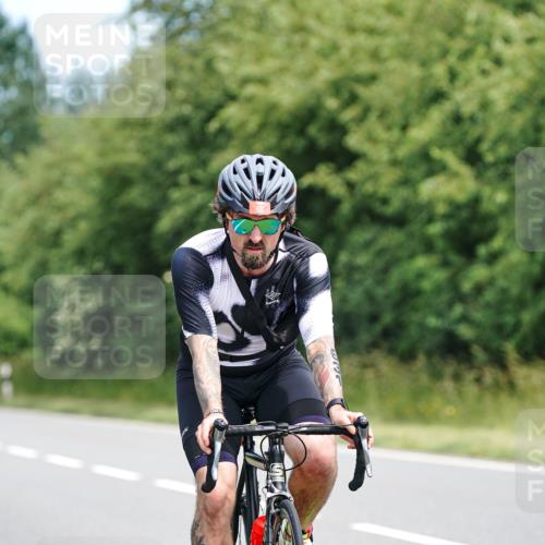 21.06.2026 - Viking Triathlon Michael Burmester http://msf.ph/oto/9866011 21.06.2026 12:03:17 Radfahren 65, 74, 102, 103, 161, 176, 238, 247, 257, 270, 270, 271, 271, 426, 565, 569, 606, 631 meine-sportfotos.de