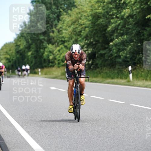 21.06.2026 - Viking Triathlon Michael Burmester http://msf.ph/oto/9866020 21.06.2026 12:03:19 Radfahren 65, 74, 102, 103, 161, 176, 194, 238, 247, 257, 270, 270, 271, 271, 426, 565, 569, 606, 631 meine-sportfotos.de