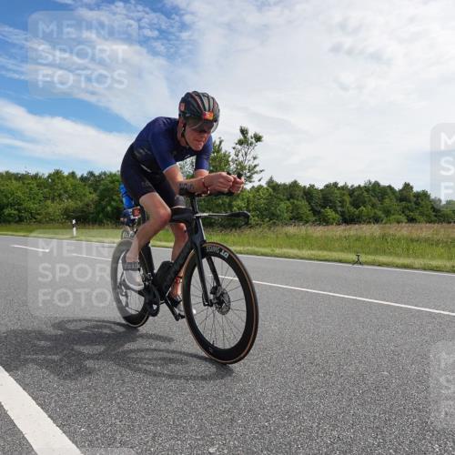 21.06.2026 - Viking Triathlon Michael Burmester http://msf.ph/oto/9866024 21.06.2026 11:22:05 Radfahren 26, 92, 178, 194, 205, 603, 652 meine-sportfotos.de