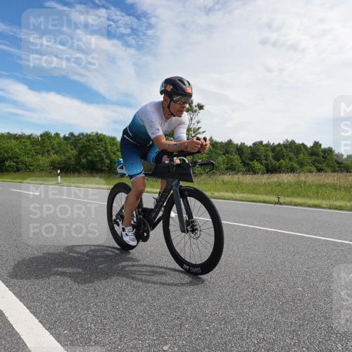 21.06.2026 - Viking Triathlon Michael Burmester http://msf.ph/oto/9866049 21.06.2026 11:22:38 Radfahren 136, 161, 174, 272, 475, 512, 564, 621 meine-sportfotos.de