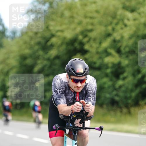 21.06.2026 - Viking Triathlon Michael Burmester http://msf.ph/oto/9866059 21.06.2026 12:03:28 Radfahren 65, 66, 74, 101, 102, 103, 161, 176, 194, 238, 247, 257, 261, 270, 270, 271, 287, 331, 426, 463, 475, 565, 569, 606, 631 meine-sportfotos.de