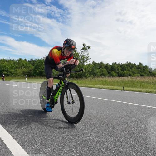 21.06.2026 - Viking Triathlon Michael Burmester http://msf.ph/oto/9866078 21.06.2026 11:23:06 Radfahren 61, 135, 144, 184, 305, 465, 467, 471, 471, 548 meine-sportfotos.de