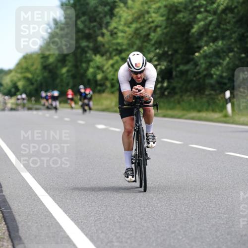 21.06.2026 - Viking Triathlon Michael Burmester http://msf.ph/oto/9866094 21.06.2026 12:03:36 Radfahren 66, 101, 176, 194, 247, 257, 261, 270, 271, 287, 331, 426, 463, 475, 565, 606 meine-sportfotos.de