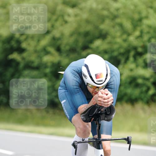 21.06.2026 - Viking Triathlon Michael Burmester http://msf.ph/oto/9866155 21.06.2026 12:04:31 Radfahren 73, 75, 78, 78, 96, 126, 172, 214, 252, 613, 613, 659, 659, 665 meine-sportfotos.de