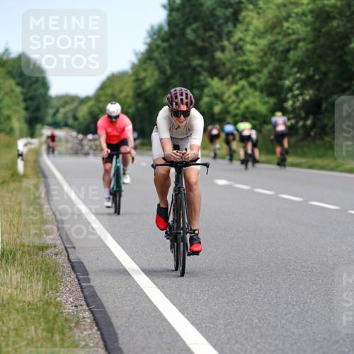 21.06.2026 - Viking Triathlon Michael Burmester http://msf.ph/oto/9866160 21.06.2026 12:04:33 Radfahren 73, 75, 78, 78, 96, 126, 172, 252, 613, 642, 659, 659, 665 meine-sportfotos.de