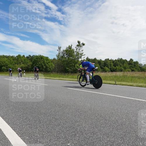 21.06.2026 - Viking Triathlon Michael Burmester http://msf.ph/oto/9866214 21.06.2026 11:24:37 Radfahren 55, 64, 68, 89, 117, 182, 182, 199, 255, 267, 386, 397, 424, 490, 545, 612, 634 meine-sportfotos.de