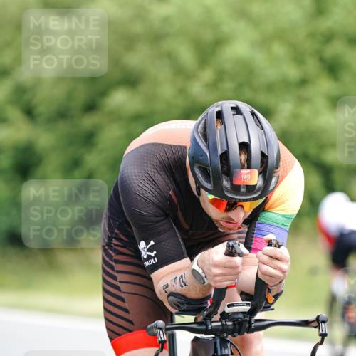 21.06.2026 - Viking Triathlon Michael Burmester http://msf.ph/oto/9866237 21.06.2026 12:05:12 Radfahren 53, 86, 98, 142, 189, 219, 239, 304, 364, 407, 429, 442, 474, 571, 642, 668 meine-sportfotos.de