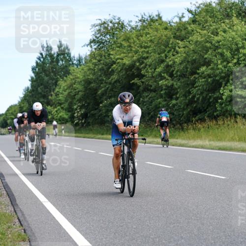 21.06.2026 - Viking Triathlon Michael Burmester http://msf.ph/oto/9866306 21.06.2026 12:05:35 Radfahren 16, 41, 53, 56, 86, 94, 132, 136, 165, 189, 198, 219, 239, 256, 282, 289, 304, 364, 382, 407, 429, 442, 456, 546, 634, 668, 670 meine-sportfotos.de