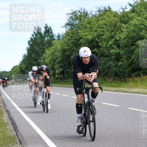 21.06.2026 - Viking Triathlon Michael Burmester http://msf.ph/oto/9866319 21.06.2026 12:05:36 Radfahren 16, 41, 53, 56, 86, 94, 132, 136, 165, 189, 198, 219, 239, 256, 282, 289, 304, 364, 382, 407, 429, 442, 456, 546, 634, 668, 670 meine-sportfotos.de