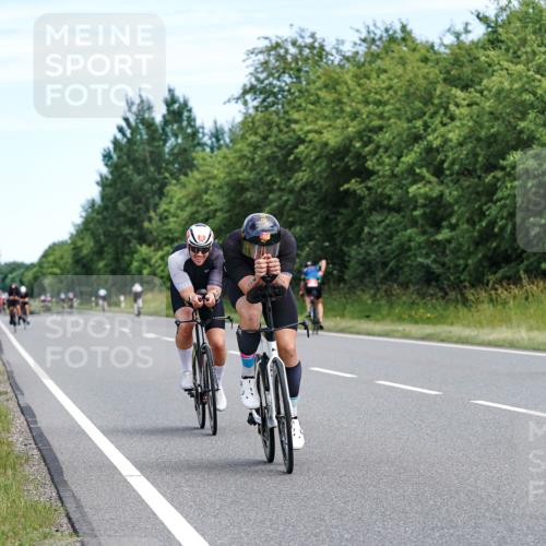 21.06.2026 - Viking Triathlon Michael Burmester http://msf.ph/oto/9866325 21.06.2026 12:05:37 Radfahren 16, 41, 53, 56, 58, 86, 94, 132, 136, 165, 189, 198, 219, 239, 256, 282, 289, 304, 364, 382, 407, 429, 442, 456, 546, 634, 668, 670 meine-sportfotos.de