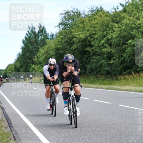 21.06.2026 - Viking Triathlon Michael Burmester http://msf.ph/oto/9866328 21.06.2026 12:05:37 Radfahren 16, 41, 53, 56, 58, 86, 94, 132, 136, 165, 189, 198, 219, 239, 256, 282, 289, 304, 364, 382, 407, 429, 442, 456, 546, 634, 668, 670 meine-sportfotos.de