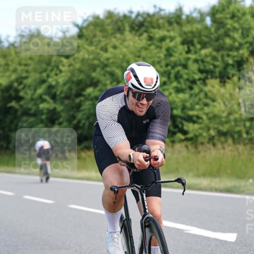 21.06.2026 - Viking Triathlon Michael Burmester http://msf.ph/oto/9866343 21.06.2026 12:05:38 Radfahren 16, 41, 53, 56, 58, 86, 94, 132, 136, 165, 198, 219, 256, 282, 289, 304, 364, 382, 407, 429, 442, 456, 546, 634, 668, 670 meine-sportfotos.de