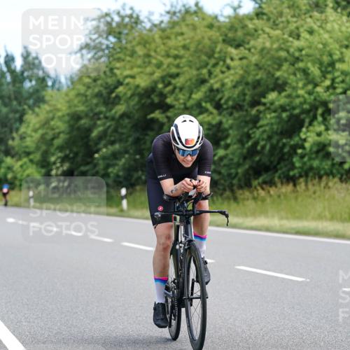 21.06.2026 - Viking Triathlon Michael Burmester http://msf.ph/oto/9866352 21.06.2026 12:05:45 Radfahren 16, 56, 58, 165, 198, 256, 282, 289, 382, 546, 625, 670 meine-sportfotos.de